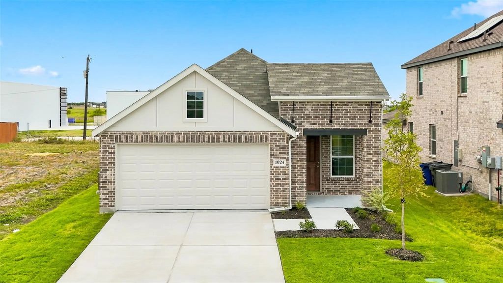 1024 Barkers Pond Avenue, Forney