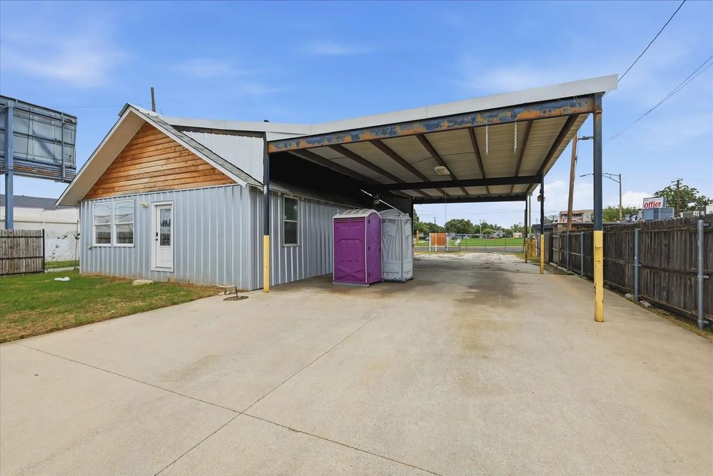 2800 E Belknap, Fort Worth