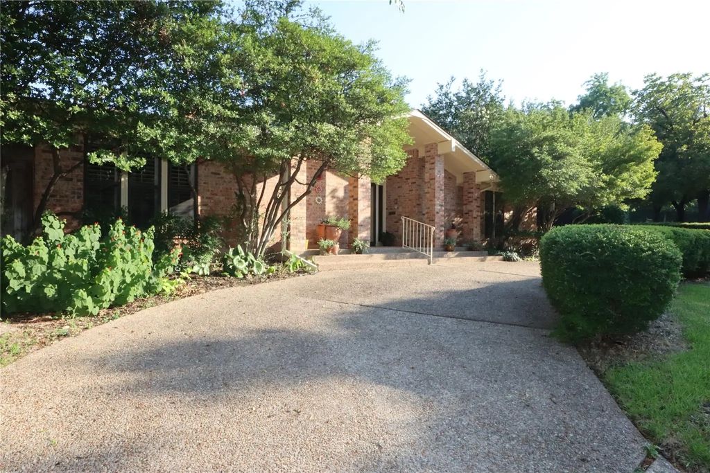 5421 Benbridge Drive, Fort Worth