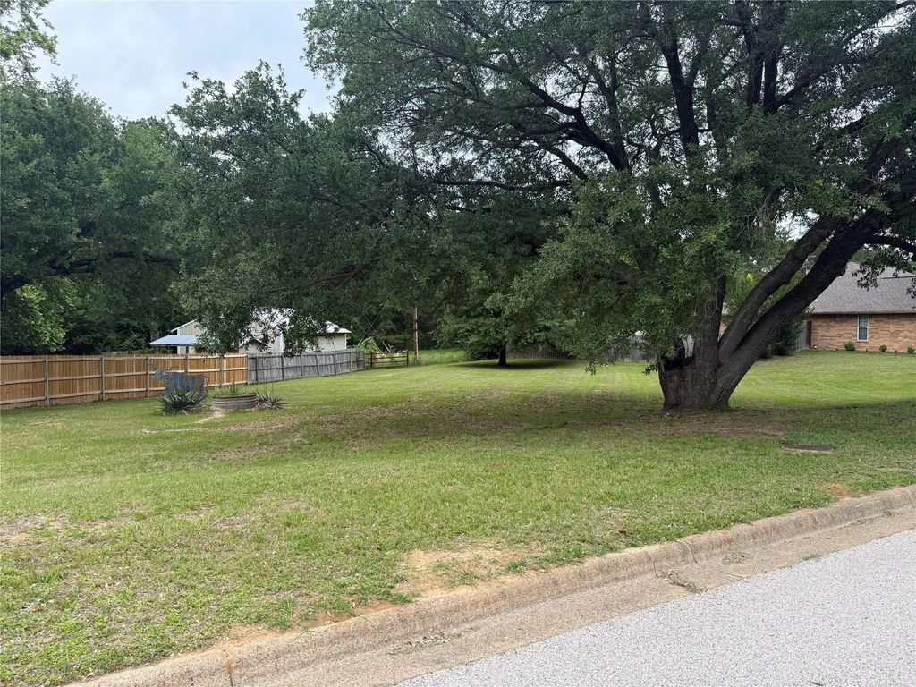 3303 Bogota Street, Athens