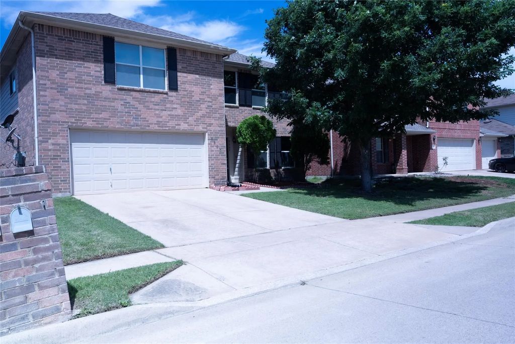 8805 Graywolf Ridge Trail, Fort Worth
