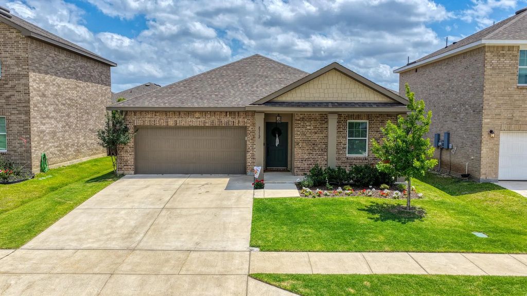 8312 Stovepipe Drive, Fort Worth