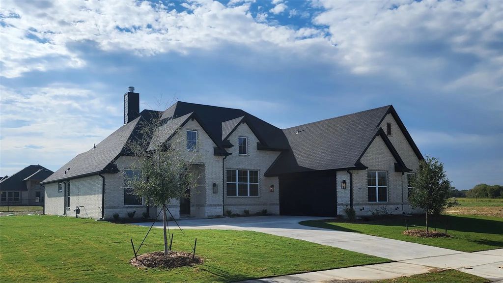 9020 Dove Chase Road, New Fairview