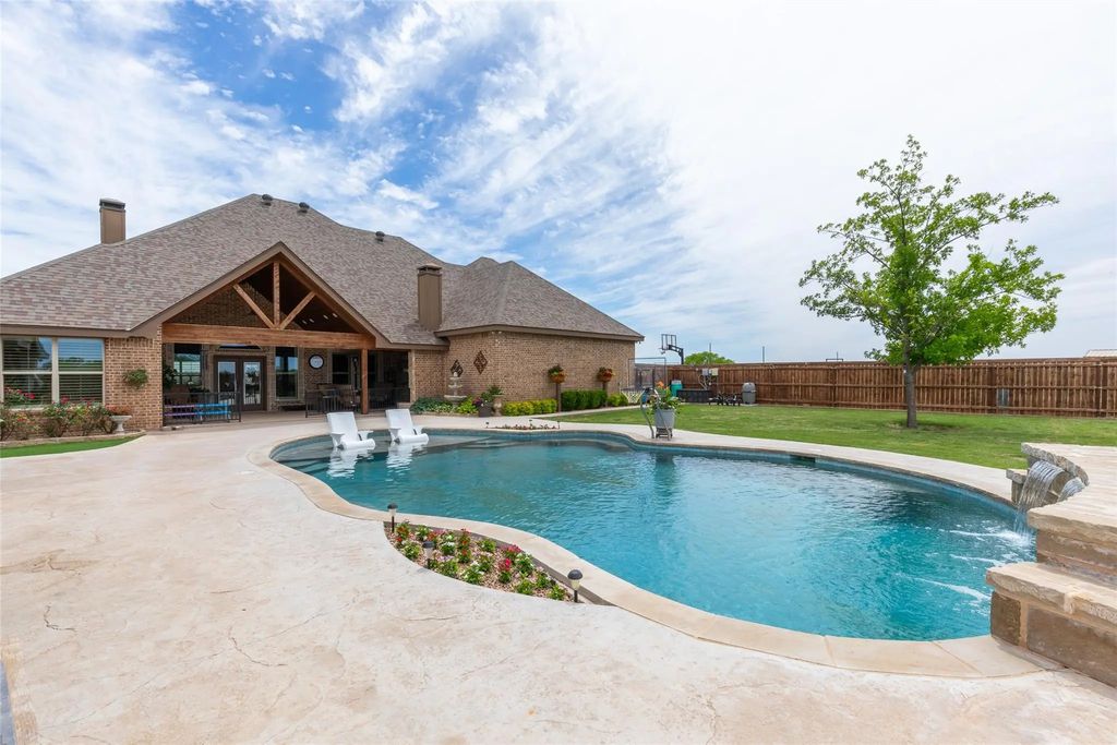 5500 County Road 428, Hawley