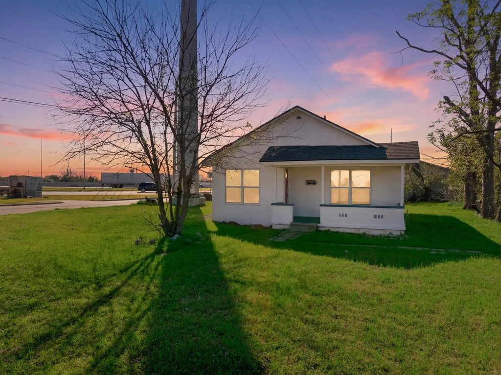 1323 Elm, Waco