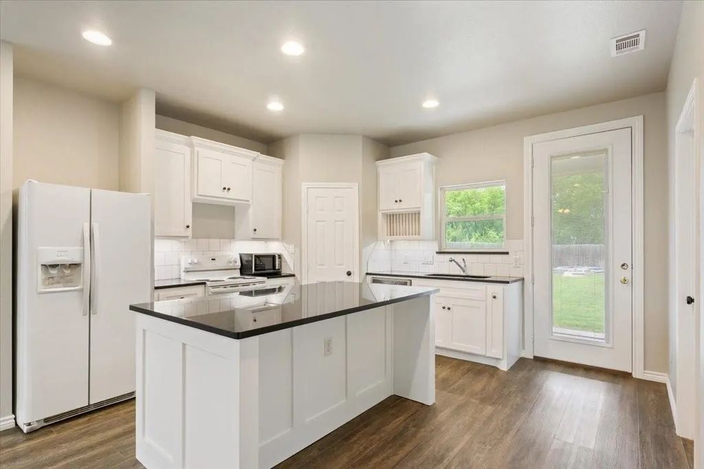 3525 N 24th Street, Waco