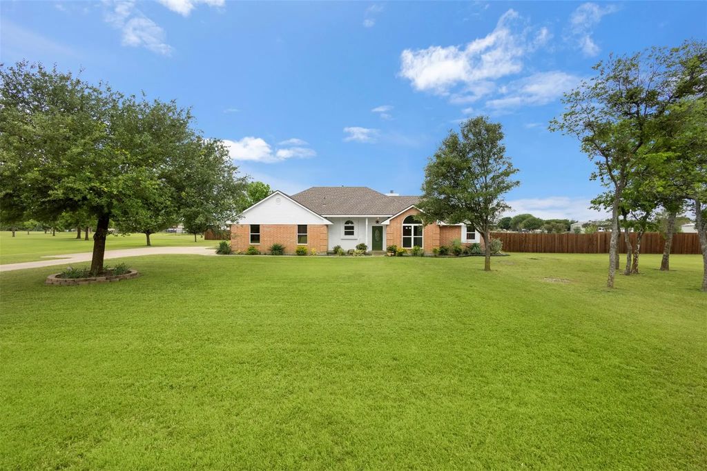 123 Catawba Road, Waxahachie