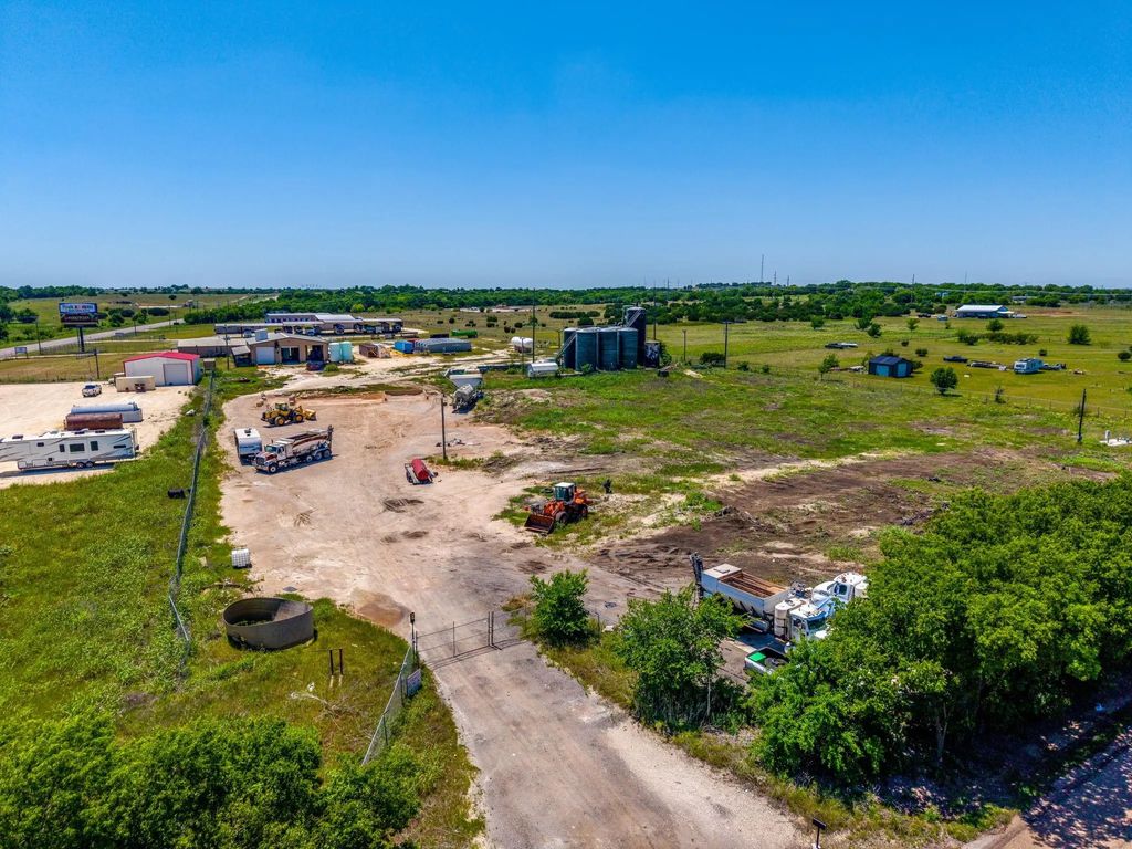 201 N Cr-1226, Cleburne