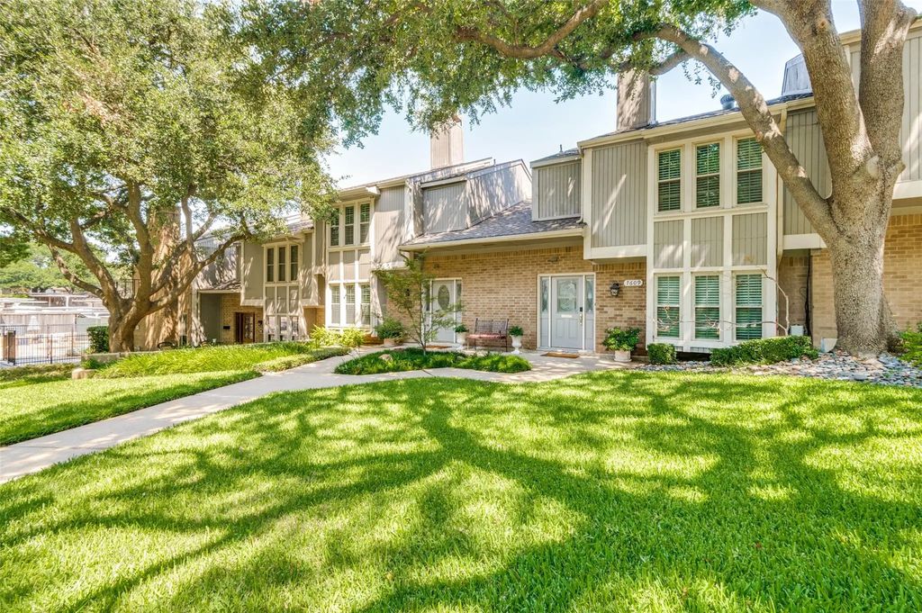 7609 Riverbrook Drive 11, Dallas
