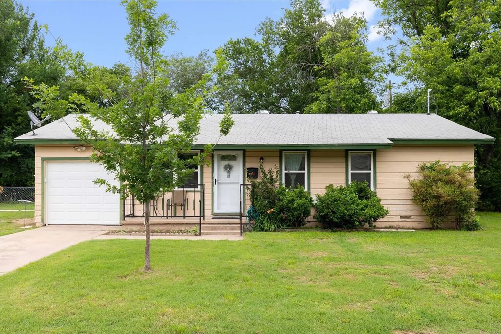 2808 1st Street, Brownwood