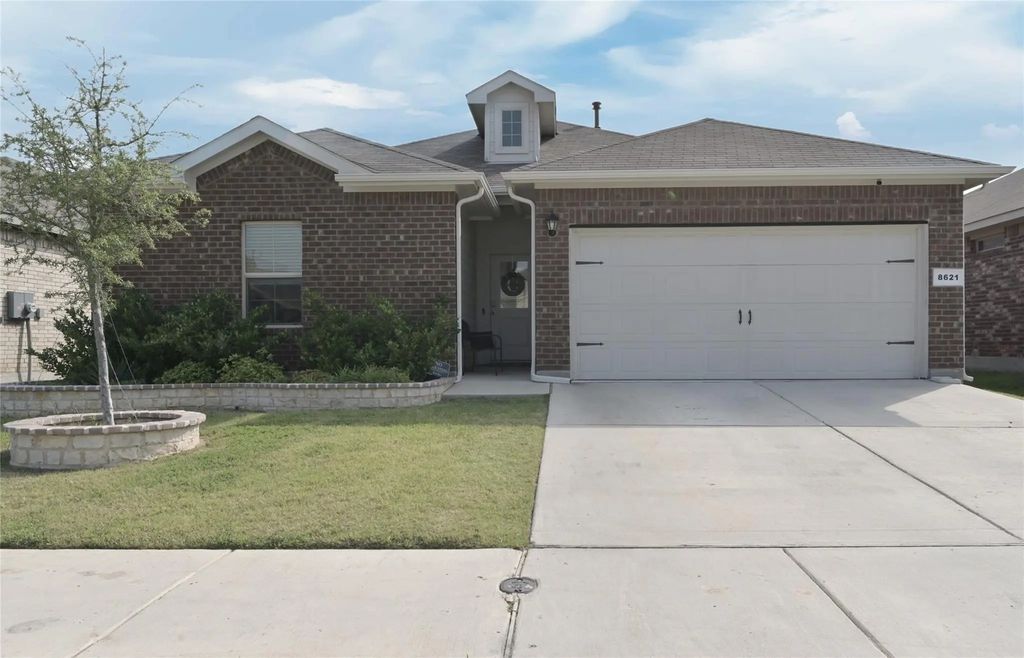 8621 Angel Gardens Drive, Fort Worth