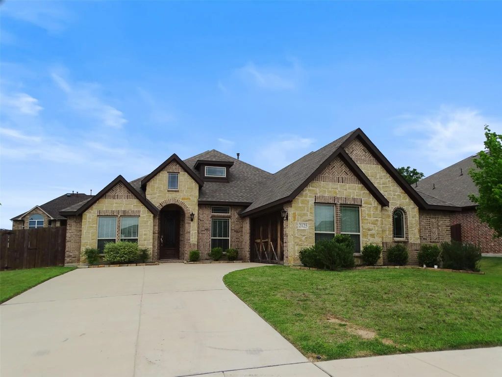 2125 Flora Lane, DeSoto