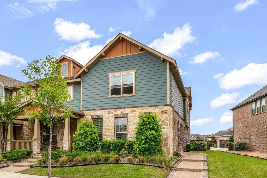 4611 Smokey Quartz Lane, Arlington