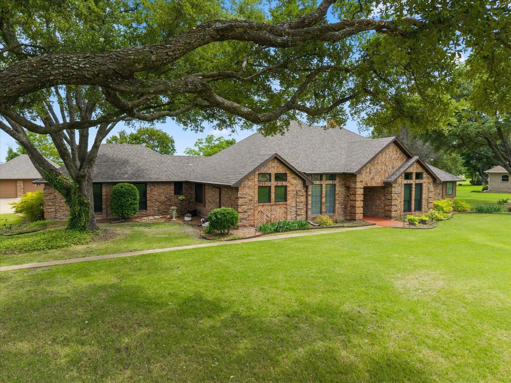 10612 Live Oak Drive, Forney
