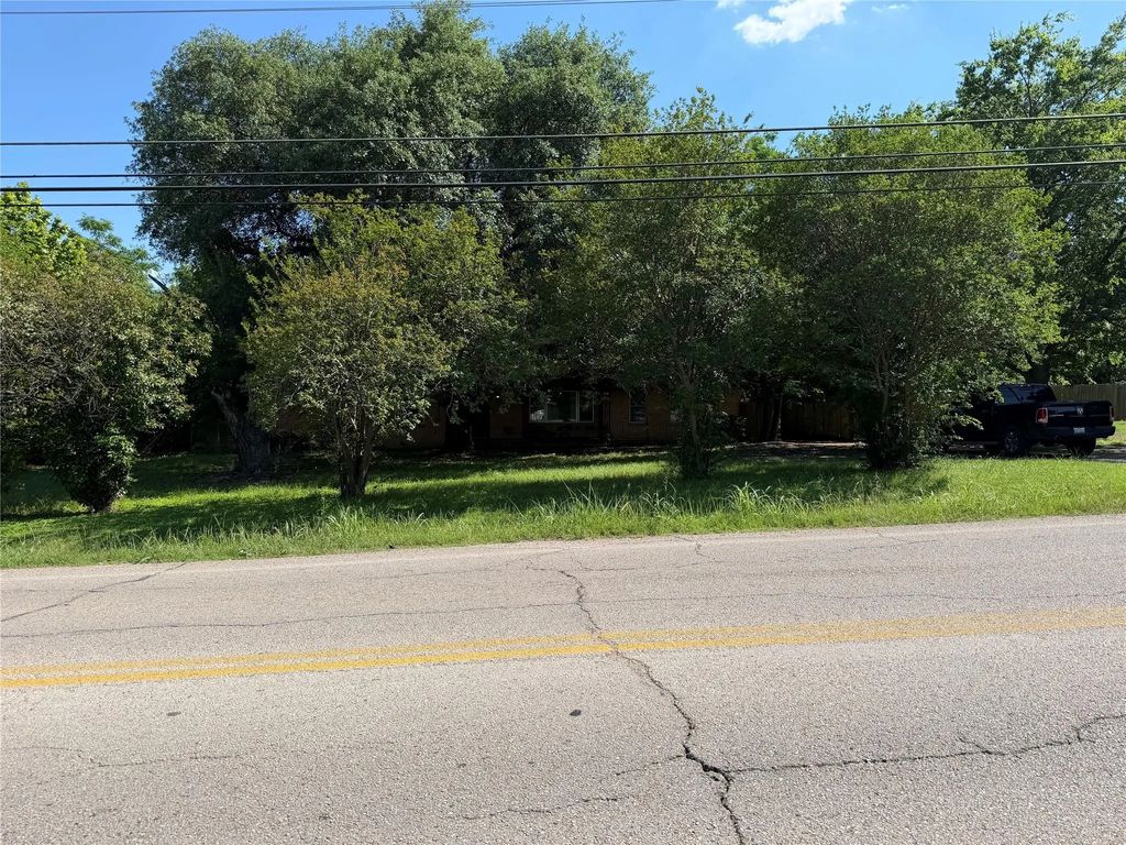 210 W Bear Creek Road, Glenn Heights