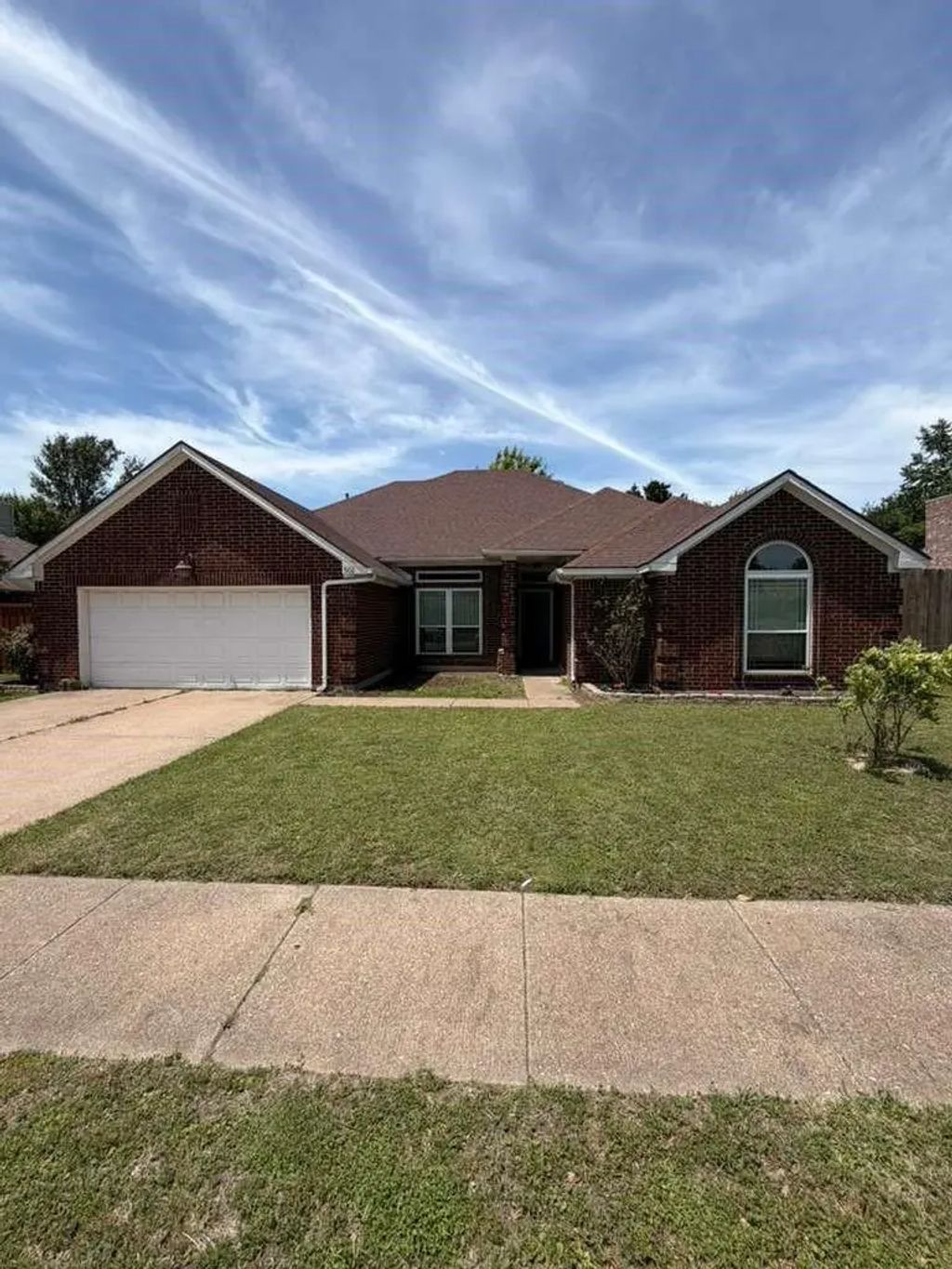 906 Busby, Cedar Hill