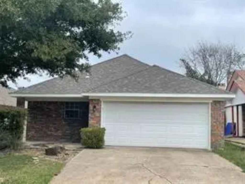 5412 Village Green Drive, Mesquite