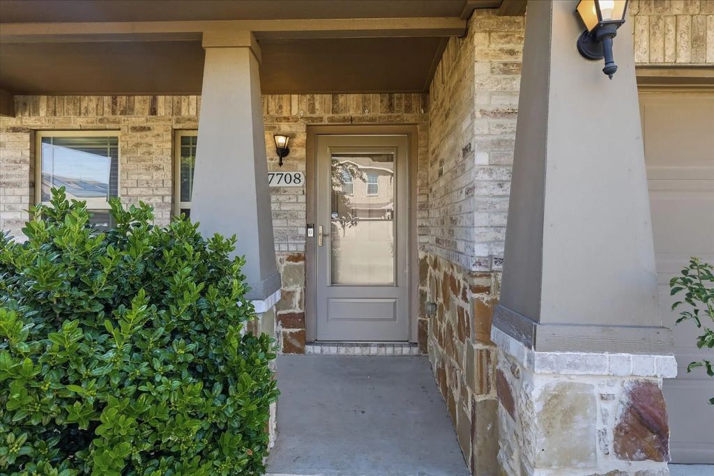 7708 Boat Wind Road, Fort Worth
