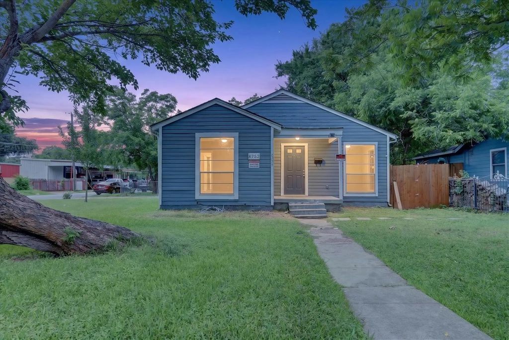 8752 Woodcastle Drive, Dallas