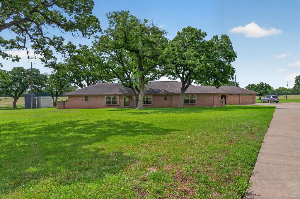 5309 Burleson Oaks Drive, Burleson
