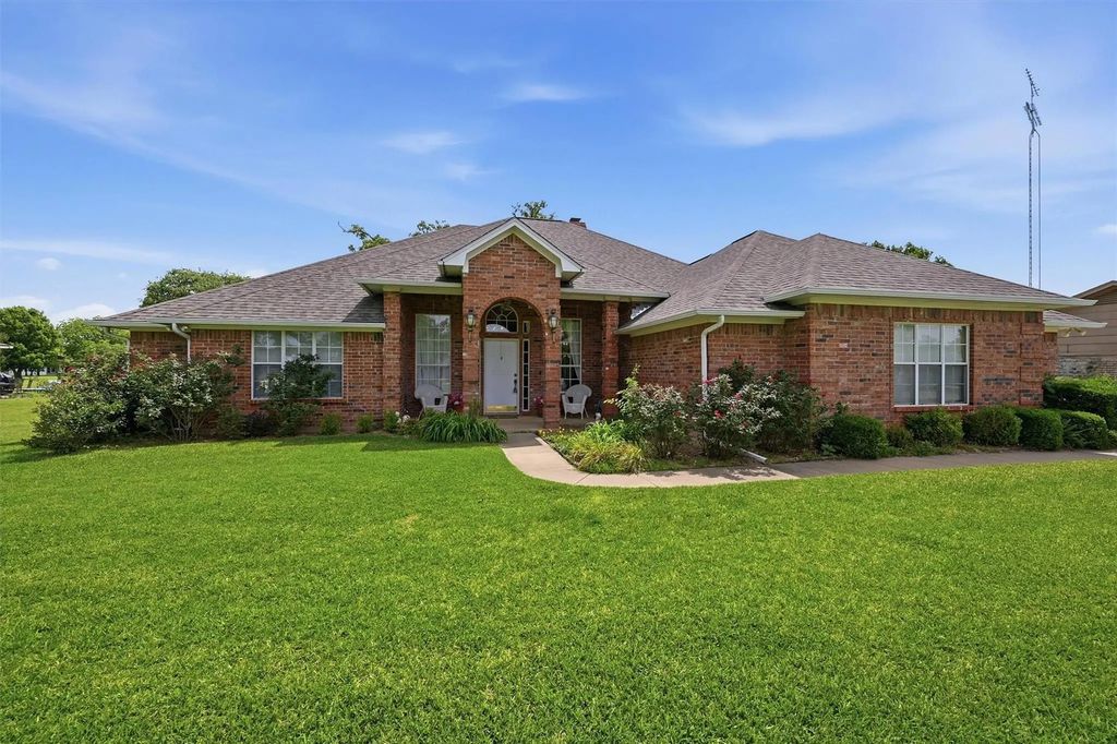 730 Kiowa Drive W, Lake Kiowa