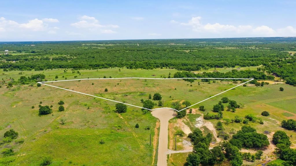 2050 Mustang Ridge, Perrin