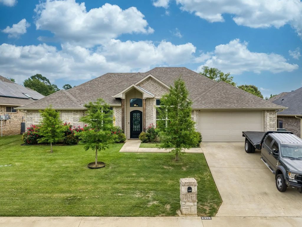 2209 Rana Park, Flint