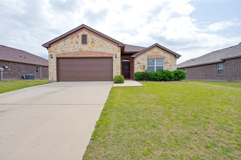 3905 Bridle Path Lane, Sanger