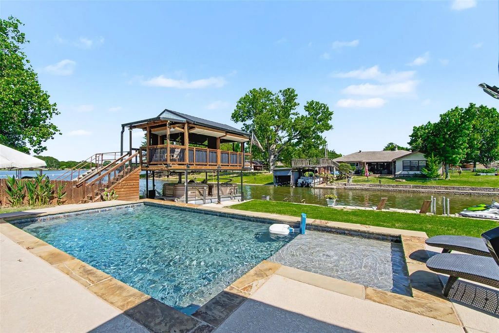 3801 Quail Run, Granbury
