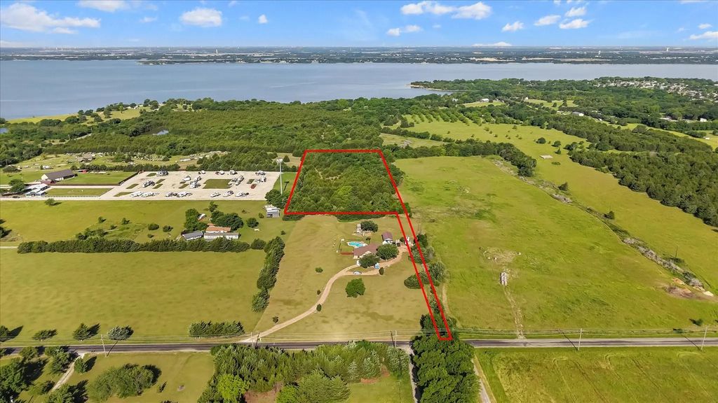 5.5 County Road 551, Farmersville