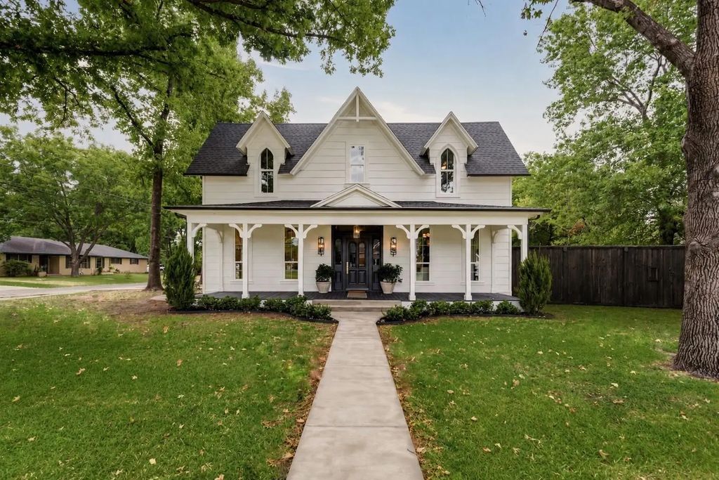300 E Division Street, Pilot Point