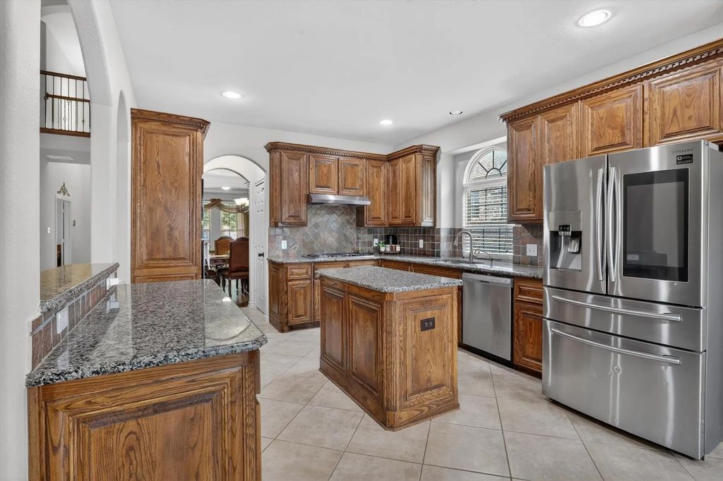 5817 Pine Flat Court, Fort Worth