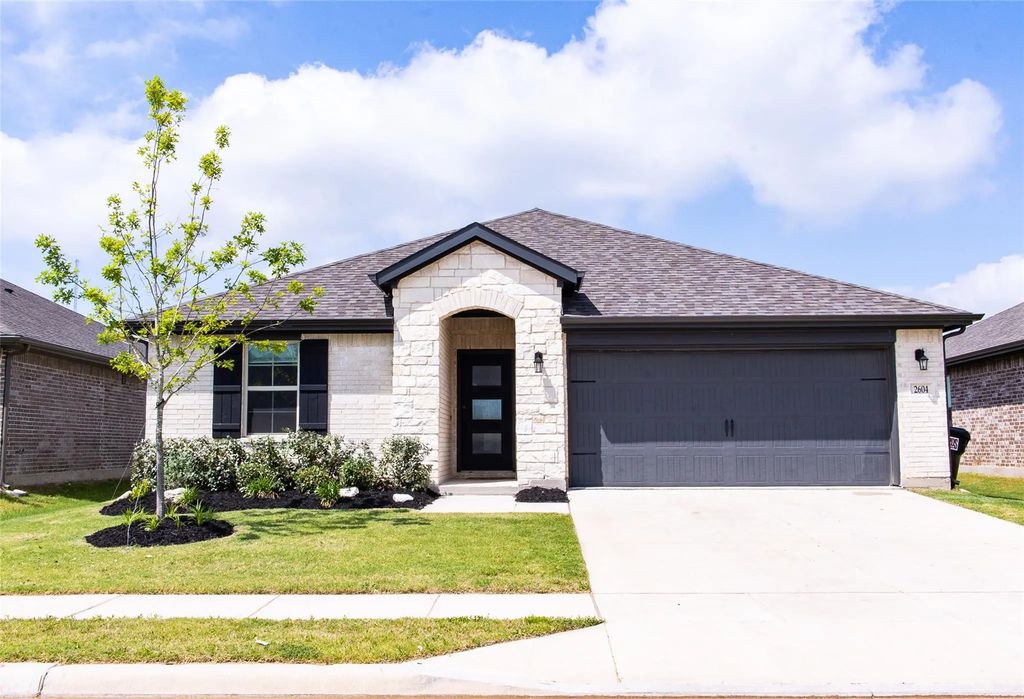 2604 Freeman Street, Anna