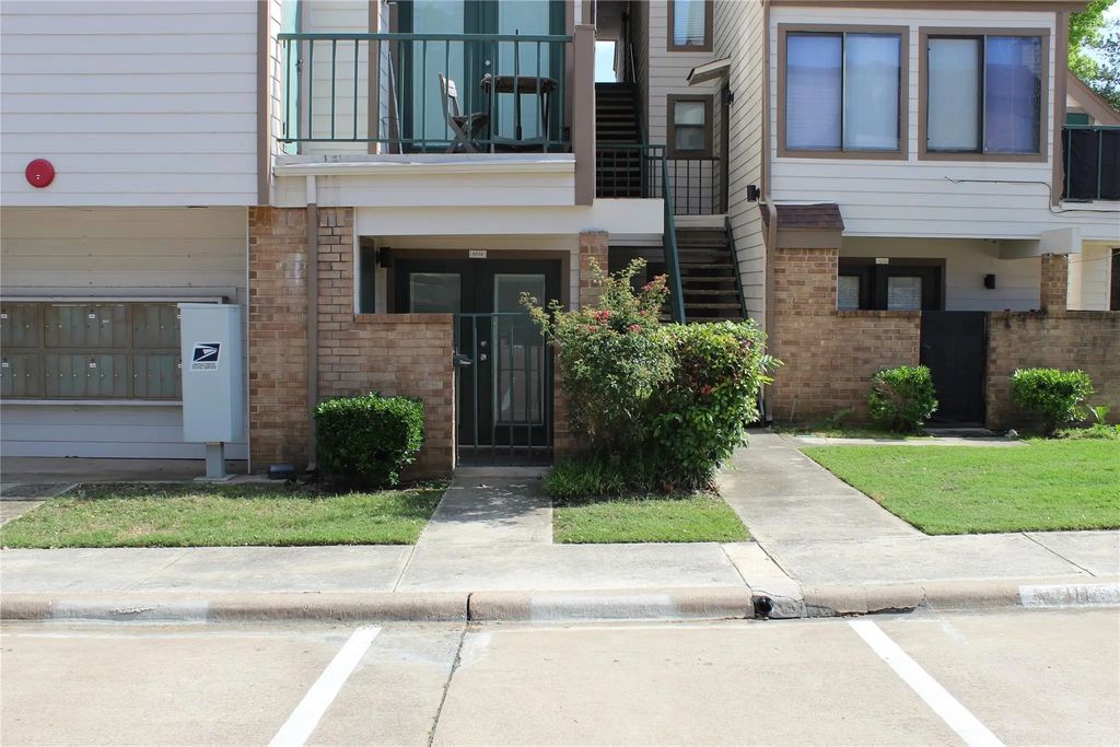 2300 Bamboo Drive N114, Arlington