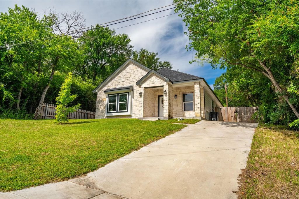 2955 Pearl Avenue, Fort Worth