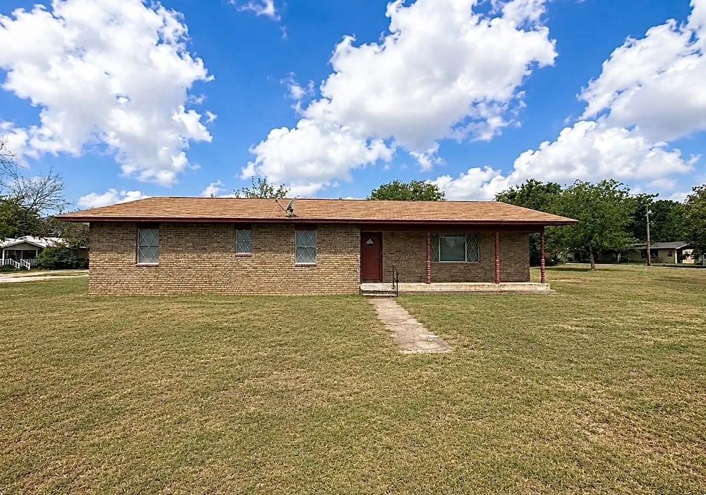 308 N Cotton Belt Avenue, Gustine
