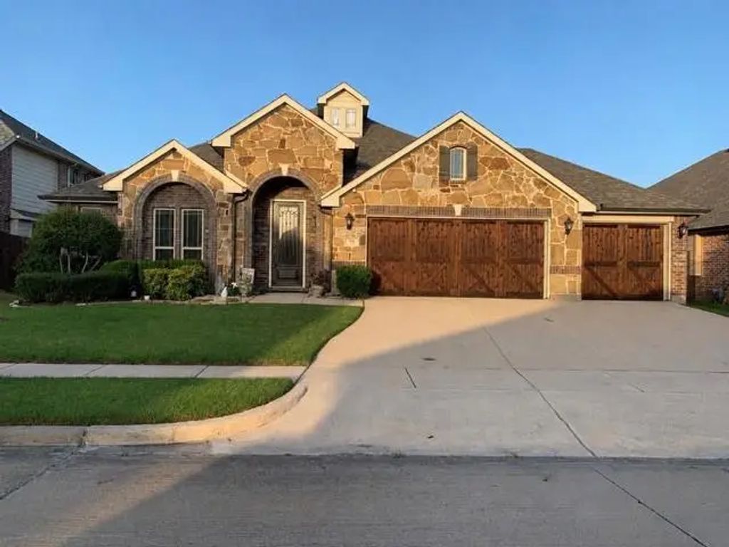 312 Kelvington Drive, Anna