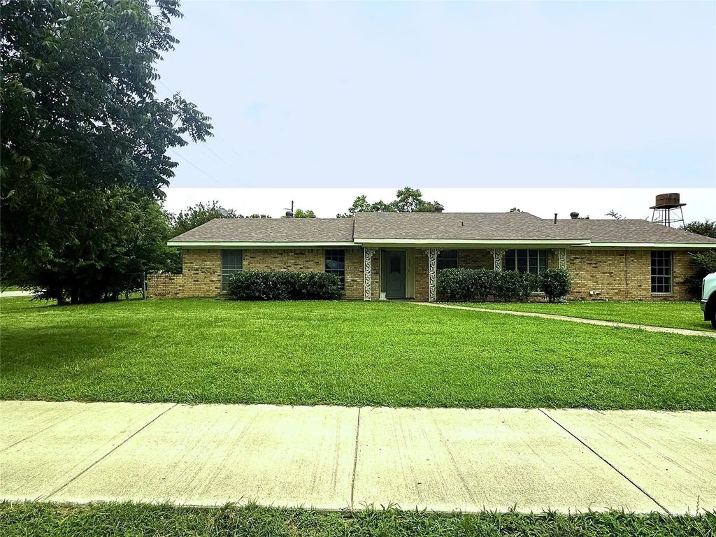 206 N Main Street, Edgewood