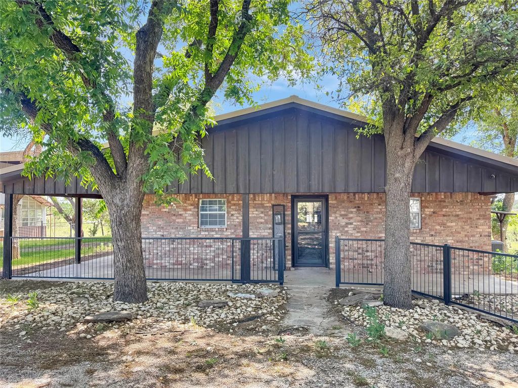 250 County Road 235, Sweetwater