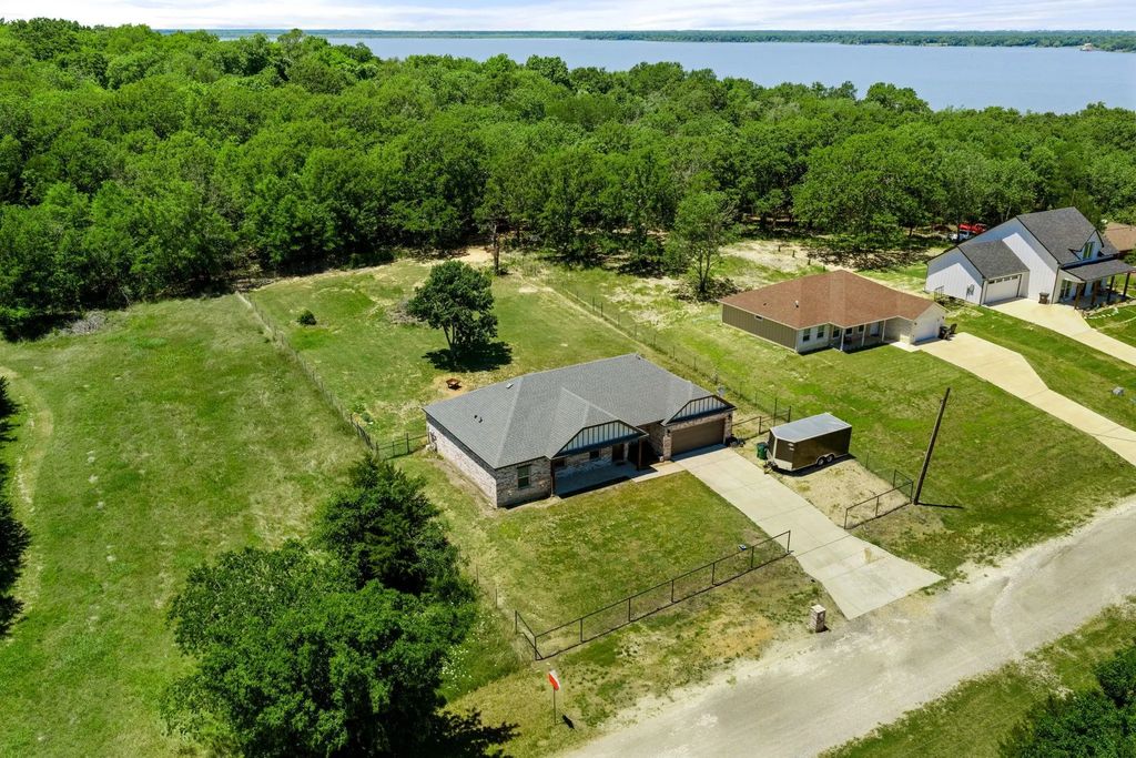 10718 Karen Sue Court, Quinlan