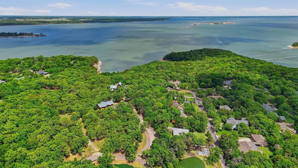 424 Oak Hills Drive, Pottsboro