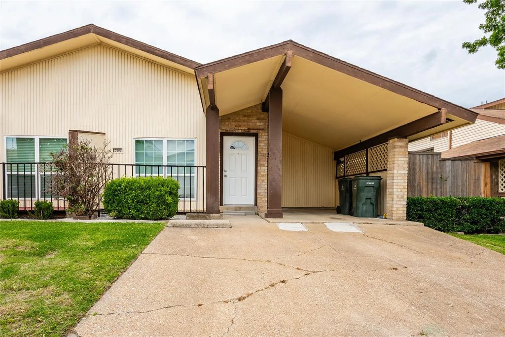 705 Valiant Circle, Garland