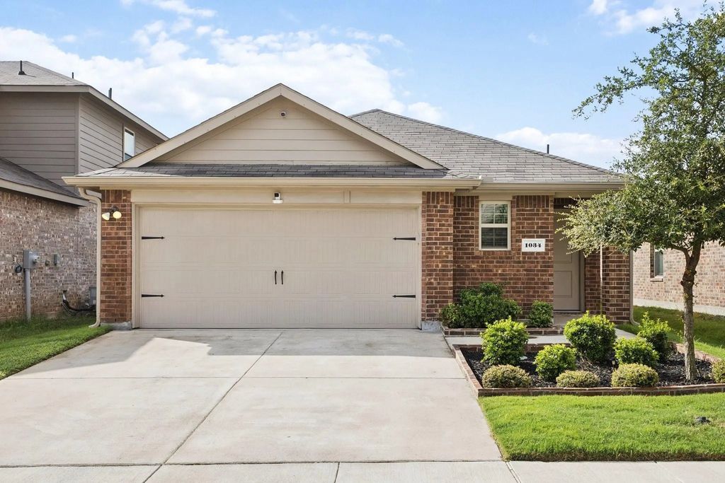 1034 Old Oaks Drive, Forney