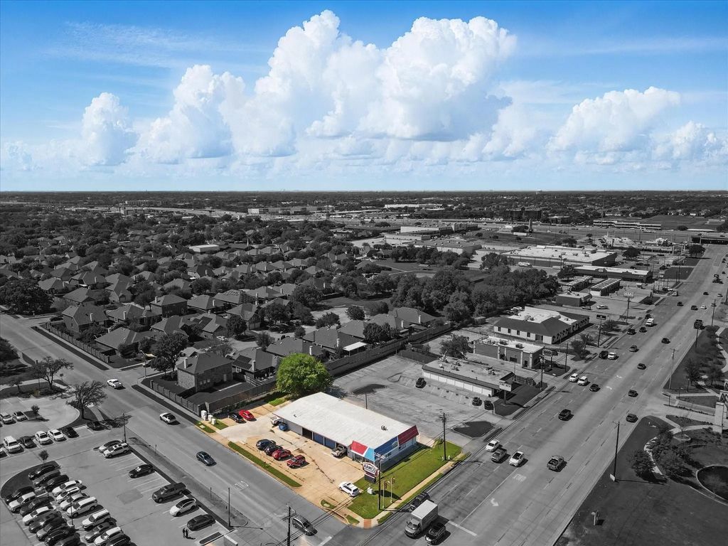 318 S Industrial Boulevard, Euless