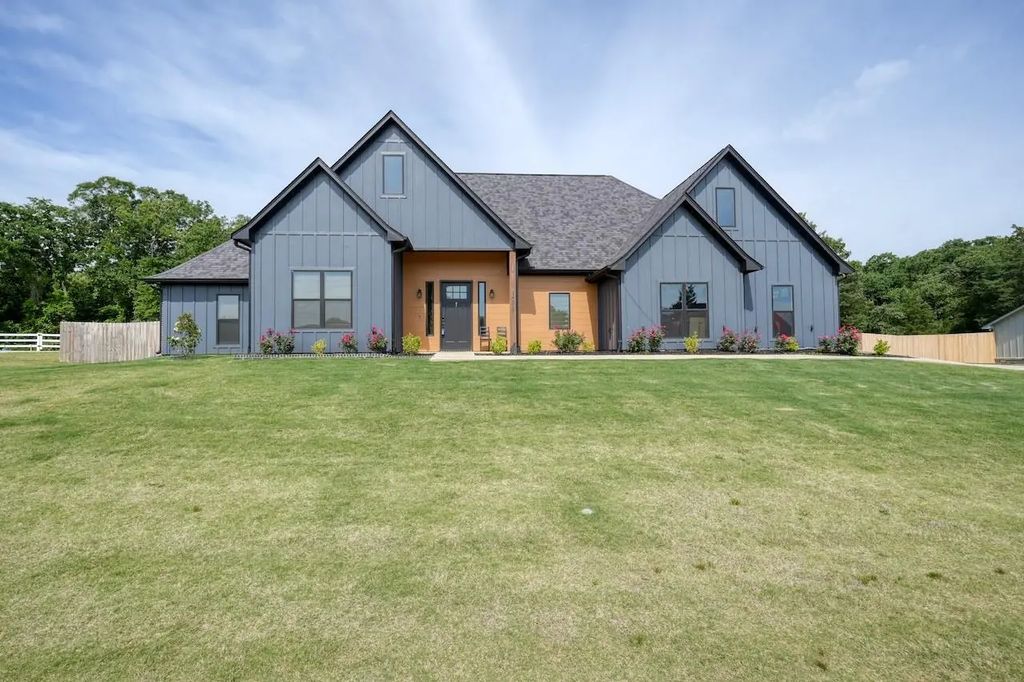 14673 Woodland Creek Drive, Tyler