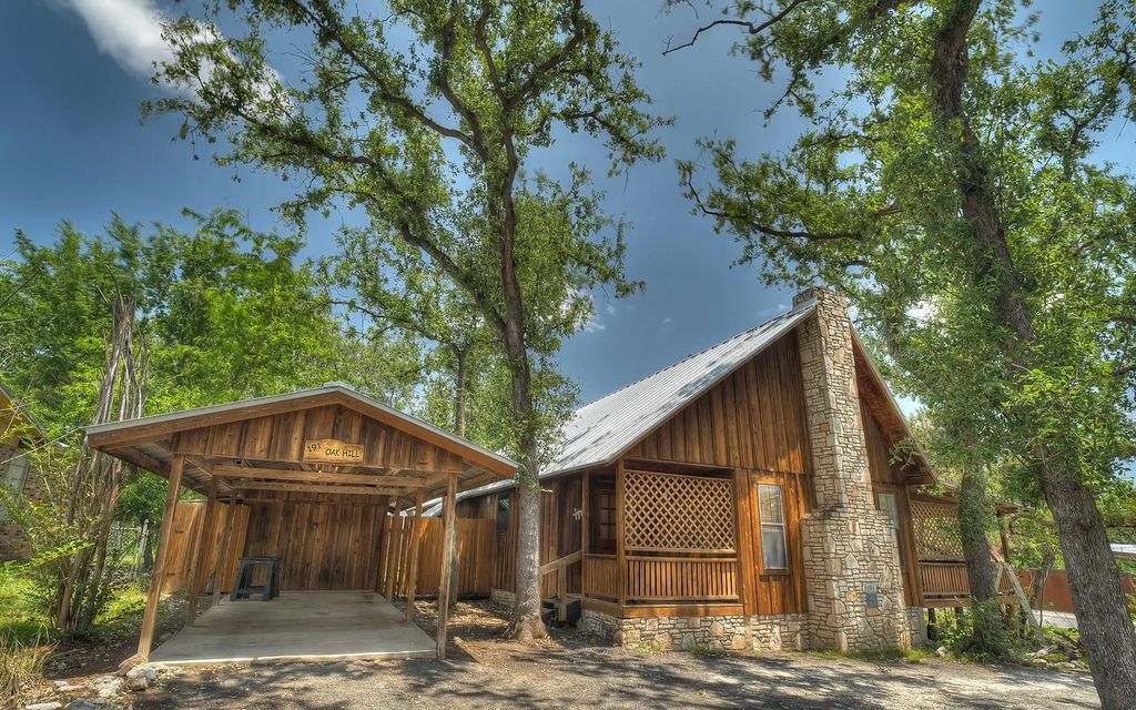 191 Oak Hill Drive, Leakey