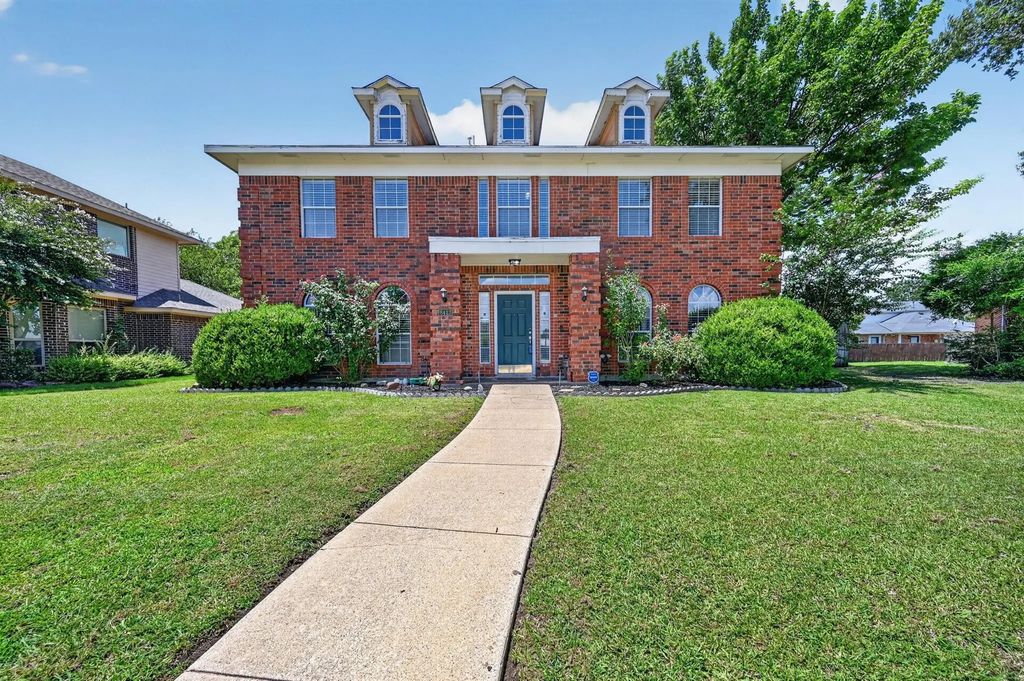 8413 Linda Vista Court, Rowlett