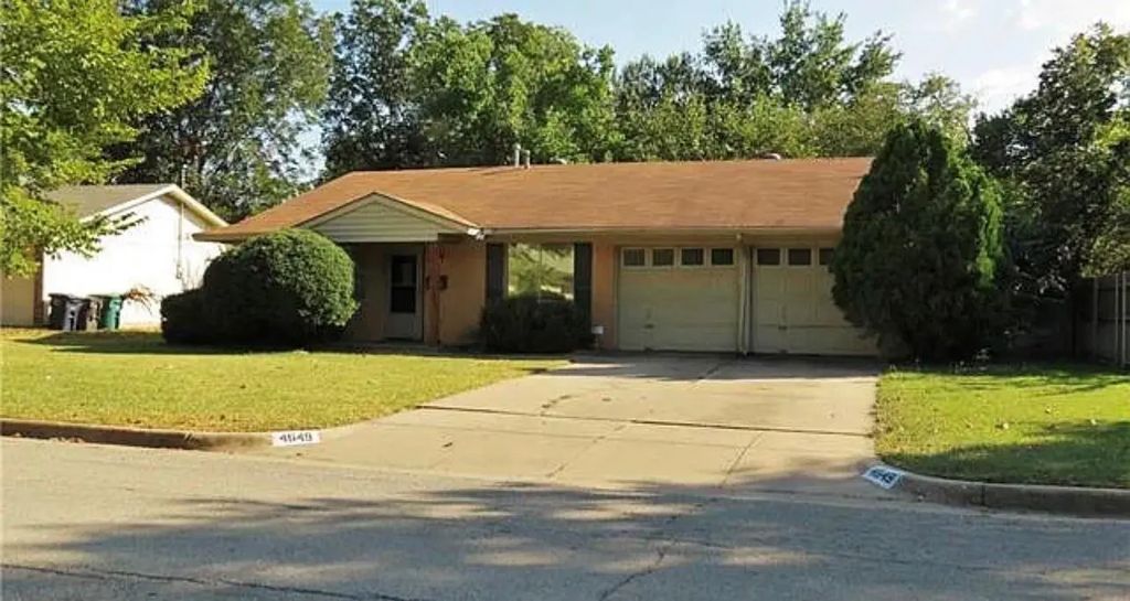 4649 Highgrove Drive, Fort Worth