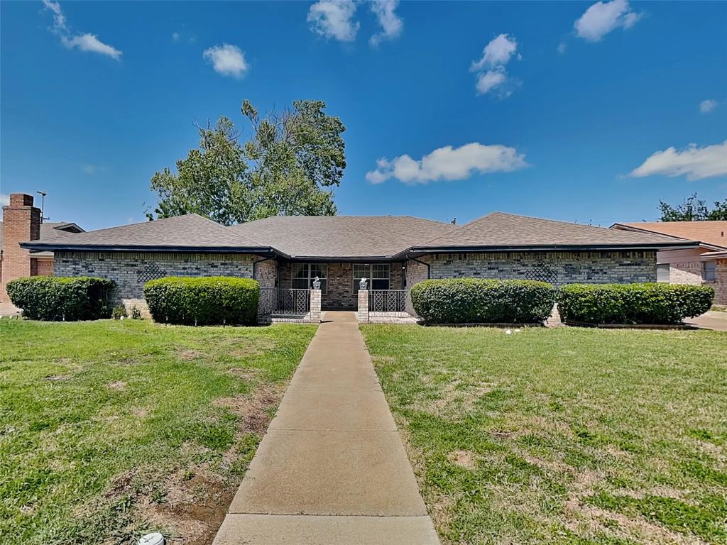6220 Wheaton Drive, Fort Worth