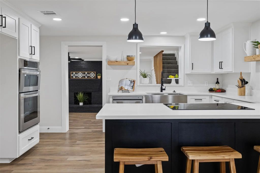 16030 Saint Paul Drive, Caney City